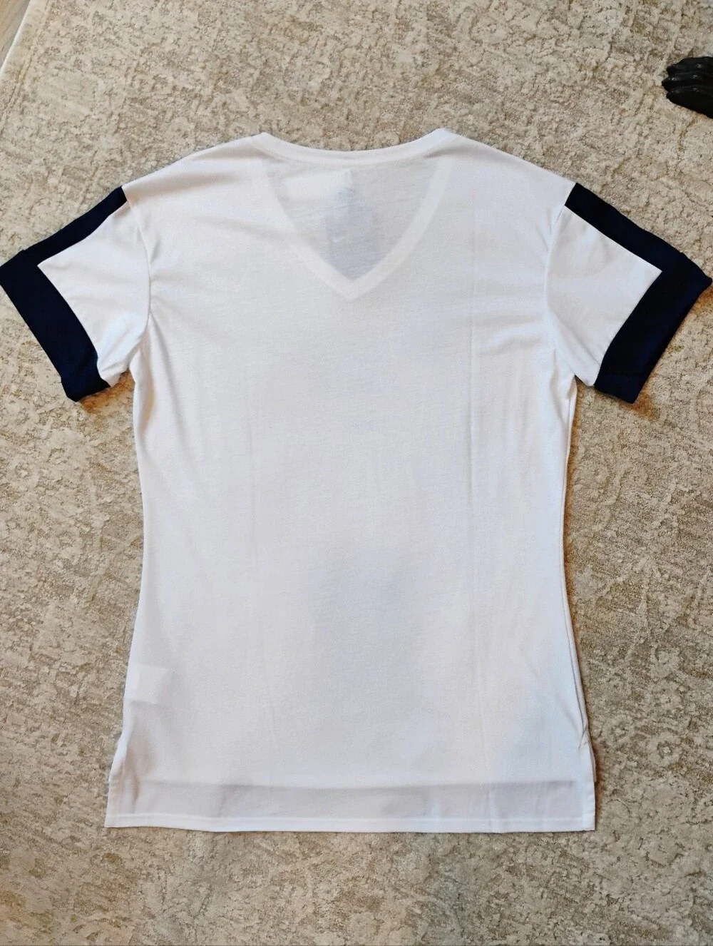 NWT L Nike Dri-Fit NCAA Penn State Nittany Lions Football V-Neck Team Logo Top